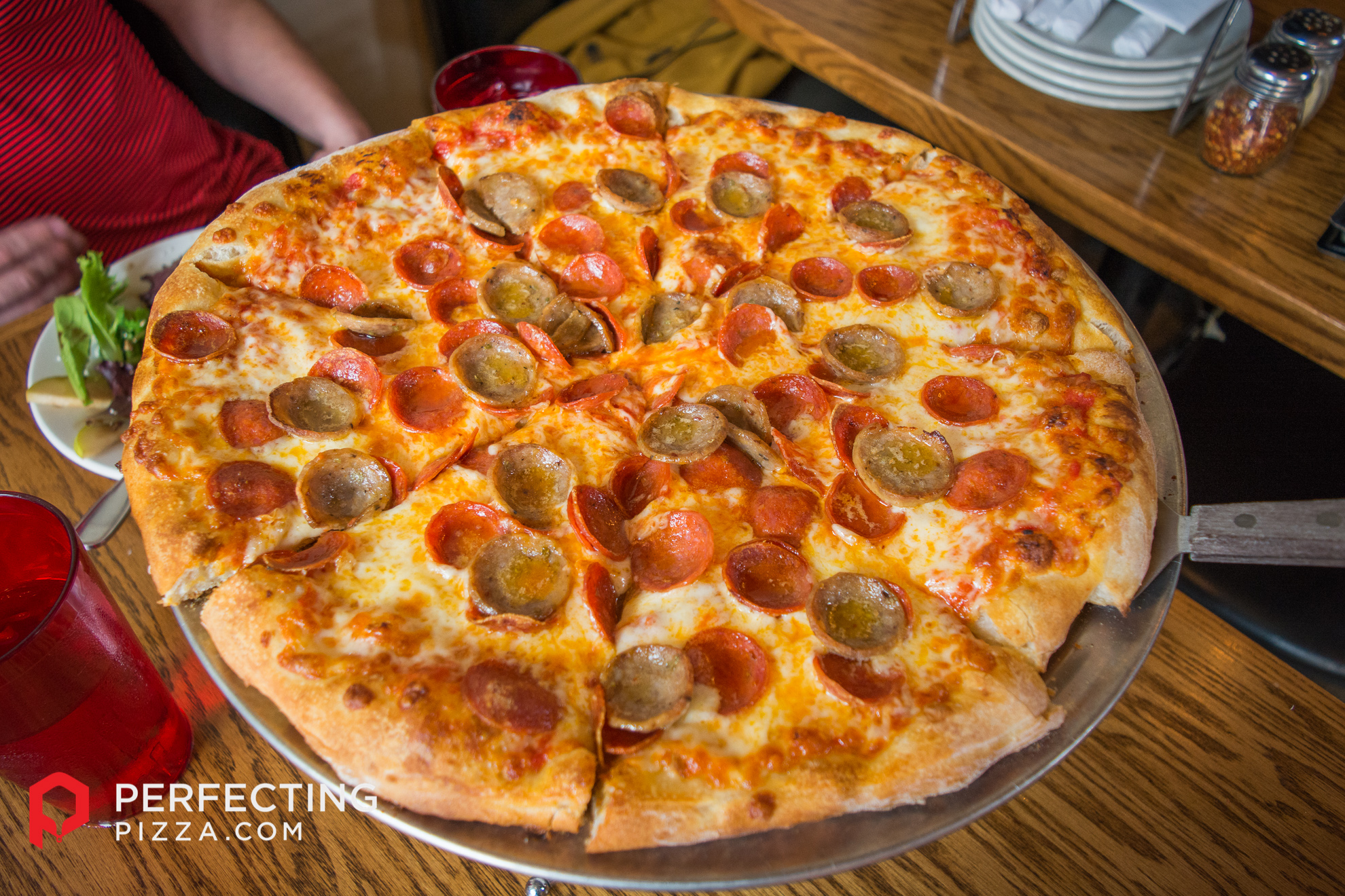 Ezzo Pepperoni Perfecting Pizza